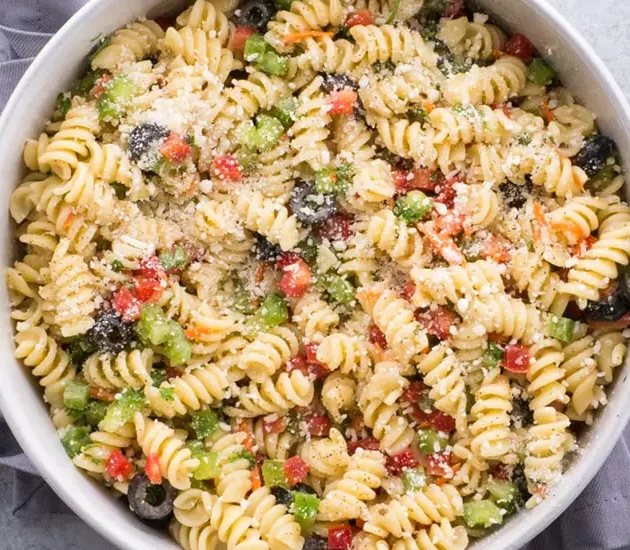 سلطة باستا الدجاج الصحية